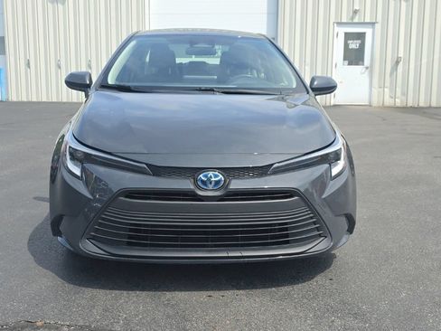 Used 2023 Toyota Corolla LE FWD image 2