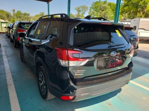 Used 2023 Subaru Forester Premium image 6