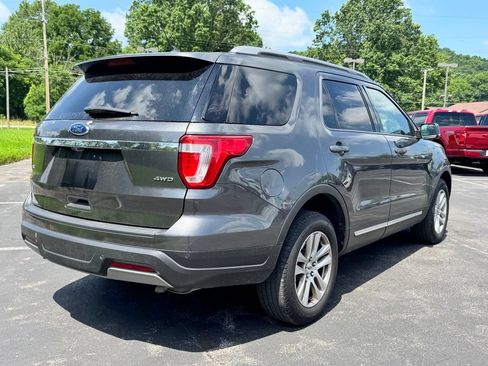 Used 2019 Ford Explorer XLT w/ Equipment Group 202A AWD/4WD image 6