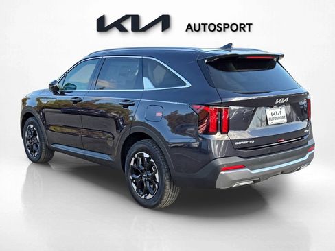 Certified 2025 Kia Sorento S w/ Panoramic Sunroof Package FWD image 10