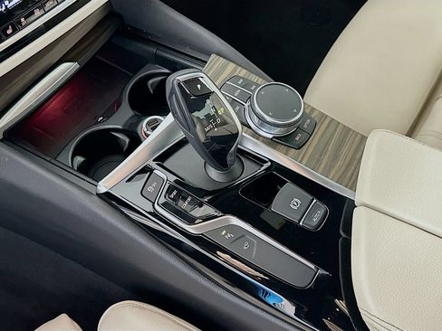 Used 2019 BMW 530i w/ Premium Package RWD image 17