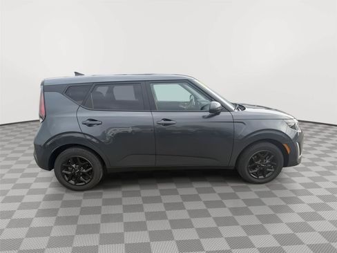 Used 2023 Kia Soul LX w/ LX Technology Package FWD image 7