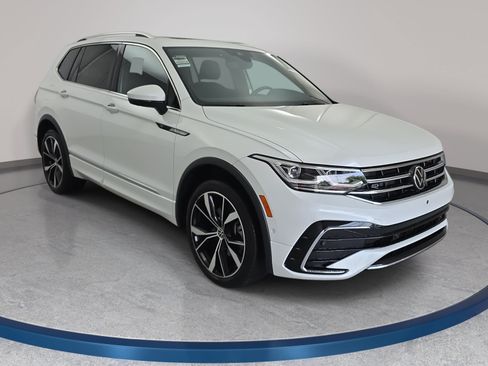 Used 2022 Volkswagen Tiguan SEL R-Line AWD/4WD image 3