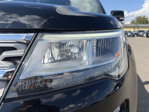 Used 2018 Ford Explorer Limited w/ Equipment Group 301A AWD/4WD image 24