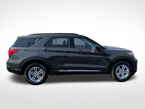 Certified 2023 Ford Explorer XLT AWD/4WD image 9