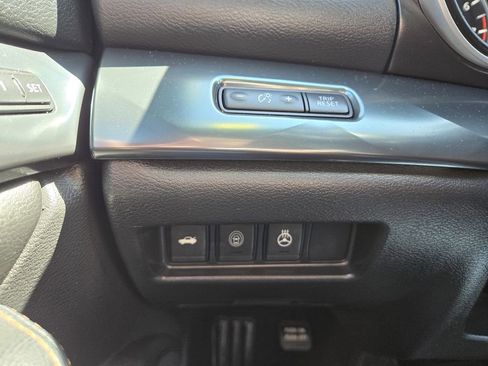 Used 2020 Nissan Maxima SR w/ Sport Mat Group FWD image 11