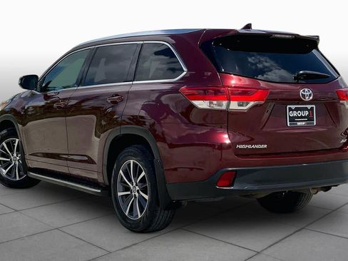 Used 2017 Toyota Highlander XLE FWD image 12