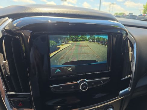 Used 2018 Chevrolet Traverse LS w/ LPO, Blackout Package FWD image 12
