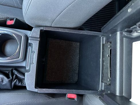 Used 2017 Toyota Tacoma TRD Off-Road image 24