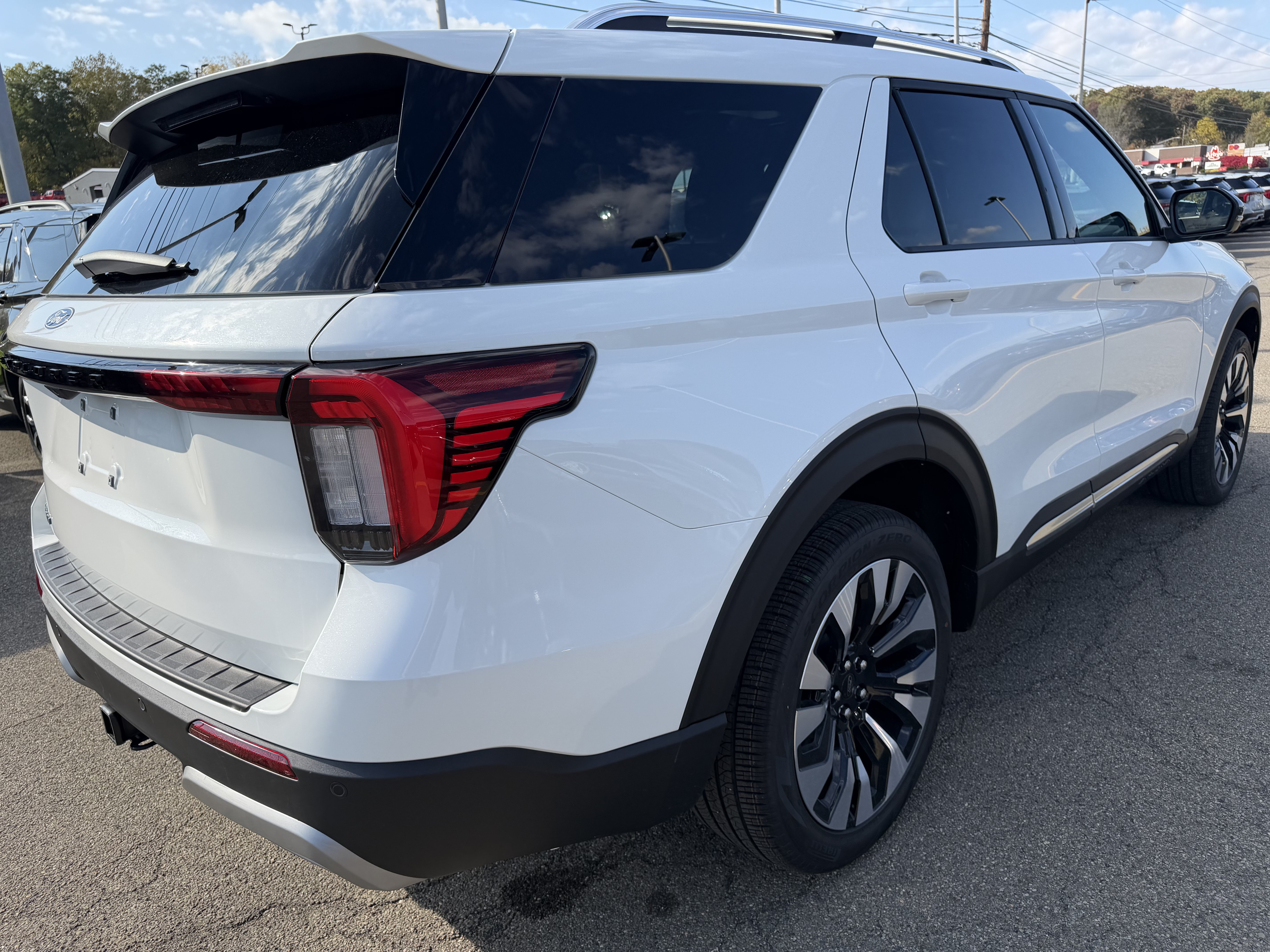 New 2027 Ford Explorer Platinum w/ LUX Leather Package AWD/4WD image 2