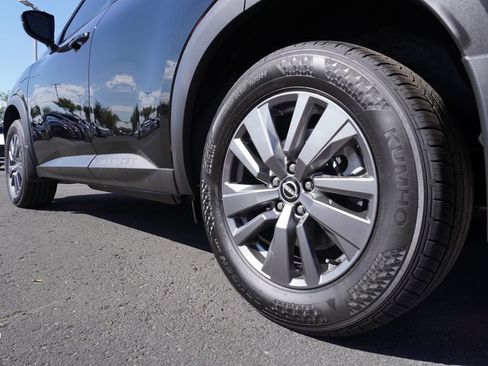 New 2025 Nissan Pathfinder SV image 6