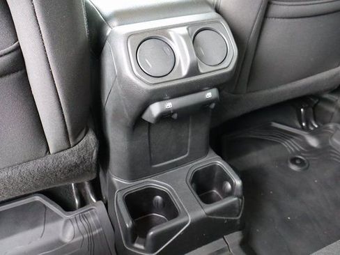 Used 2022 Jeep Gladiator Sport image 38