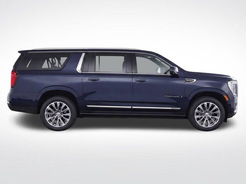 Certified 2023 GMC Yukon XL Denali w/ Denali Reserve Package AWD/4WD image 9