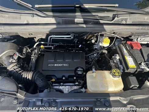 Used 2017 Chevrolet Trax LT w/ Driver Confidence Package image 22