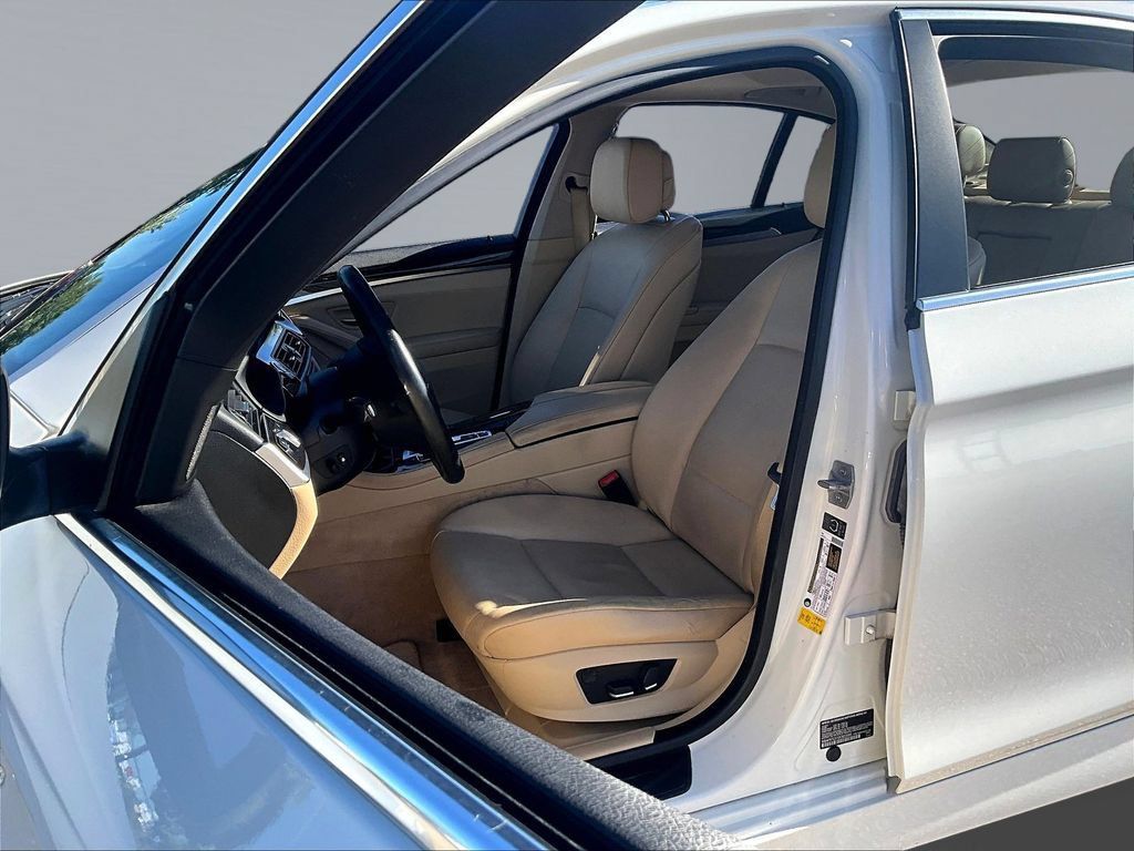 Used 2013 BMW 535i Sedan RWD image 23