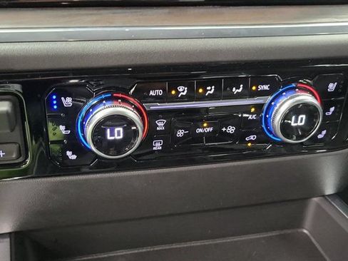 Used 2025 GMC Sierra 1500 SLT w/ SLT Premium Plus Package RWD image 30