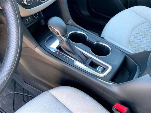 Used 2024 Chevrolet Equinox LS w/ LS Convenience Package FWD image 16
