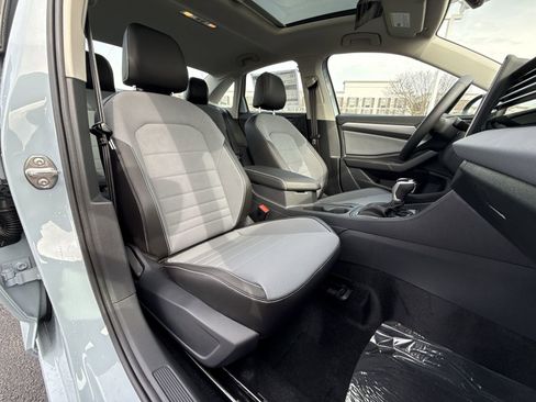 New 2026 Volkswagen Jetta SE FWD image 25