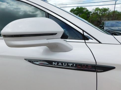 Used 2019 Lincoln Nautilus FWD image 10