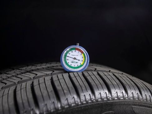 Used 2022 Chevrolet Suburban RST w/ Sport Performance Package image 48