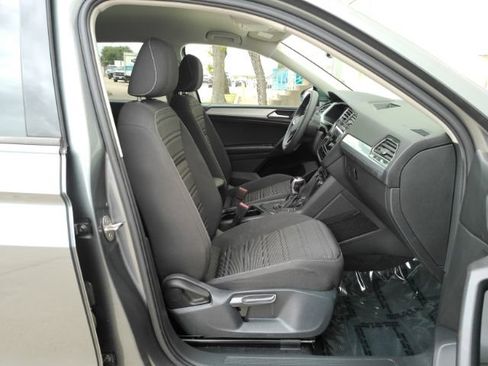 Used 2022 Volkswagen Tiguan S image 18