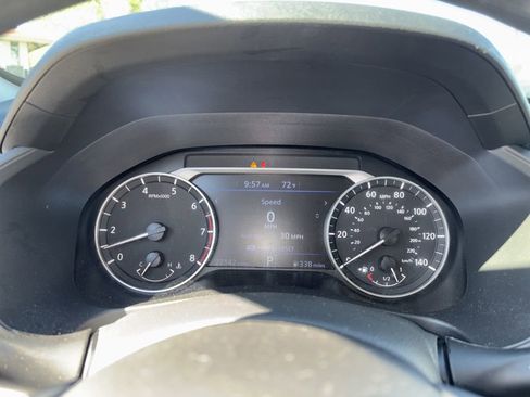 Used 2025 Nissan Altima 2.5 SV image 12