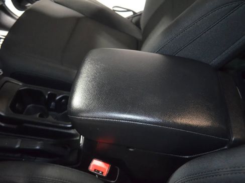 Used 2020 Jeep Wrangler Sport AWD/4WD image 28