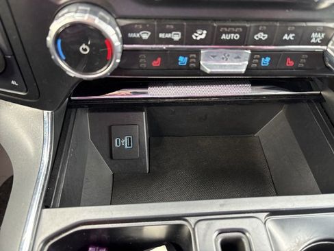 Used 2023 Ford F150 Lariat w/ Trailer Tow Package image 38