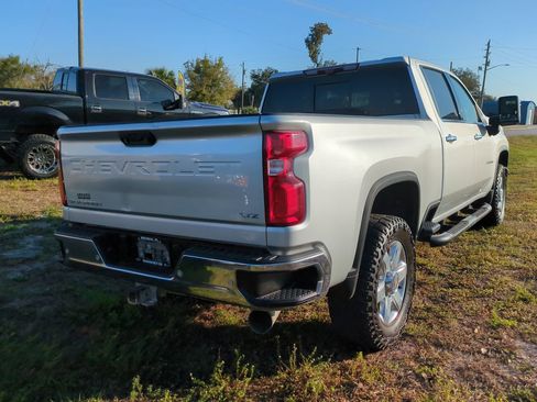 Used 2022 Chevrolet Silverado 2500 LTZ w/ LTZ Premium Package image 4
