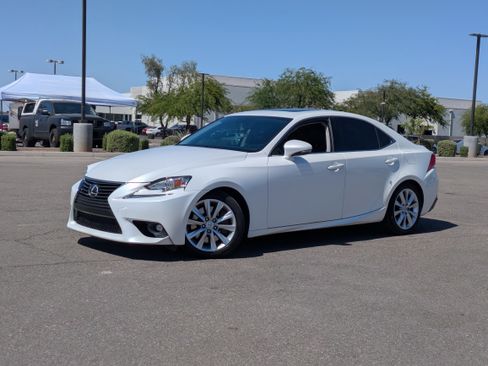 Used 2016 Lexus IS 200t RWD image 31
