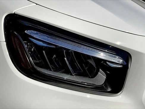 Used 2025 Mercedes-Benz GLB 250 4MATIC image 31