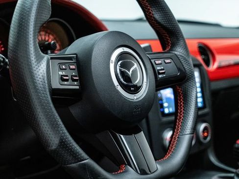 Used 2015 MAZDA MX-5 Miata Club RWD image 24