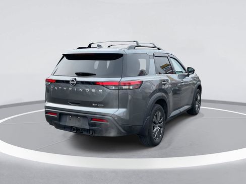 Used 2022 Nissan Pathfinder SV w/ SV Premium Package image 5