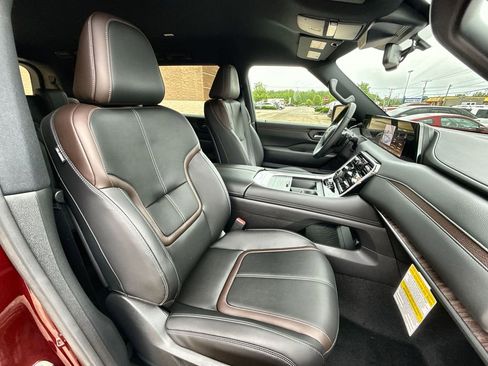 New 2025 Nissan Armada SL w/ Captain's Chari Seat Package image 26