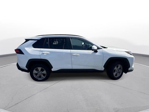 Used 2025 Toyota RAV4 XLE AWD/4WD image 5