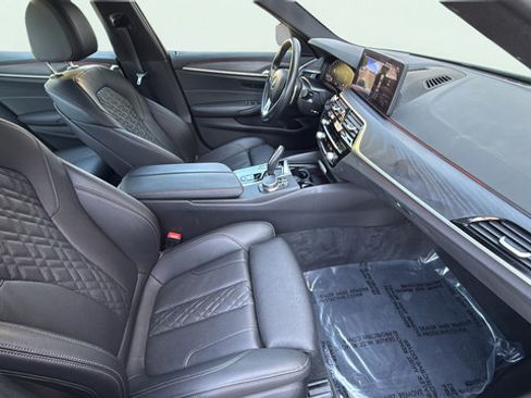 Used 2022 BMW 530i w/ Convenience Package RWD image 22