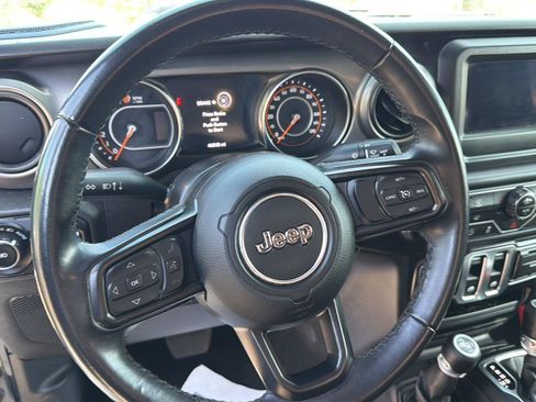Used 2022 Jeep Wrangler Sport AWD/4WD image 13