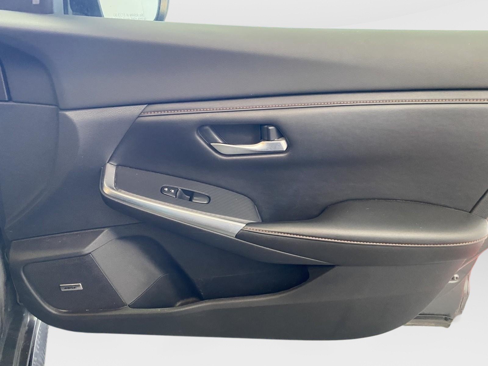 Used 2022 Nissan Sentra SR w/ SR Premium Package FWD image 7