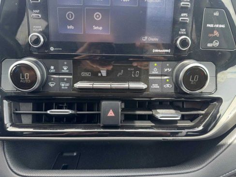 Used 2020 Toyota Highlander L image 31