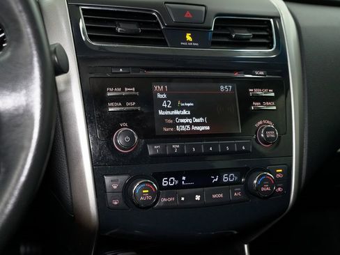 Used 2015 Nissan Altima 2.5 SV image 13