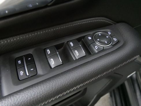Used 2024 GMC Yukon XL Denali AWD/4WD image 16