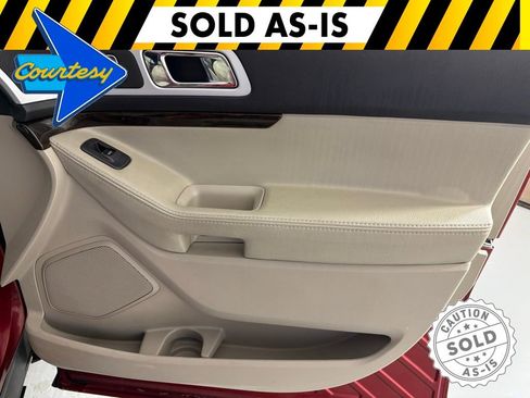 Used 2014 Ford Explorer Limited w/ Equipment Group 302A AWD/4WD image 44