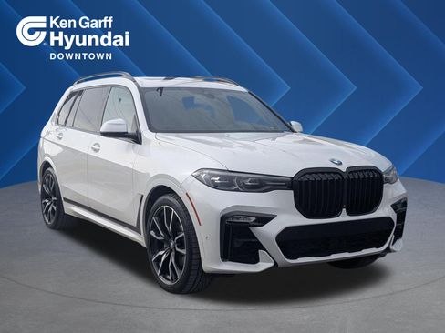Used 2020 BMW X7 xDrive40i w/ M Sport Package AWD/4WD image 1