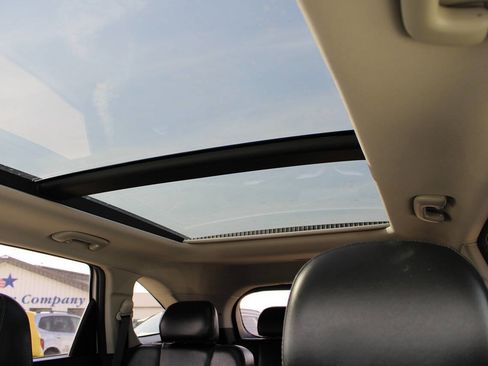 Used 2022 Kia Sorento S w/ Panoramic Sunroof Package image 19