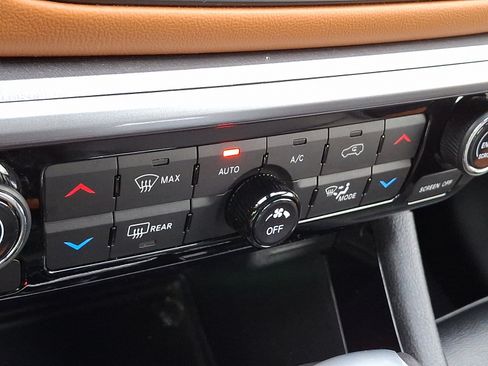 Certified 2024 Jeep Compass Limited image 15