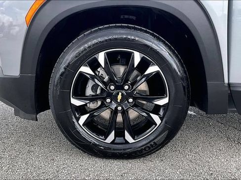 Used 2023 Chevrolet TrailBlazer LT FWD image 30