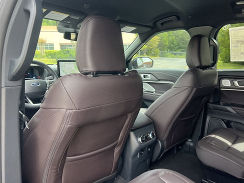 New 2026 Ford Explorer Platinum RWD image 18