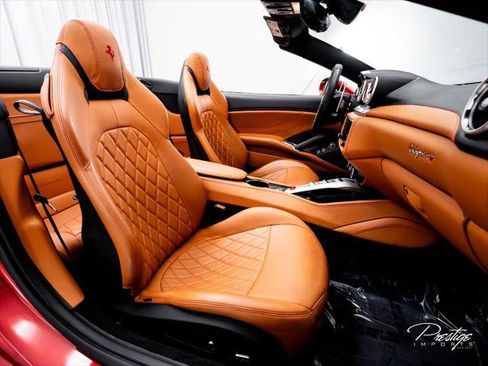 Used 2017 Ferrari California T RWD image 46