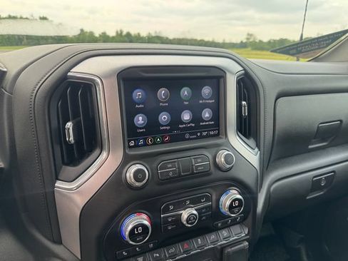 Used 2022 GMC Sierra 3500 SLT w/ SLT Preferred Package AWD/4WD image 21
