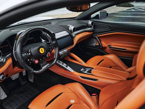 Used 2018 Ferrari GTC4Lusso image 37
